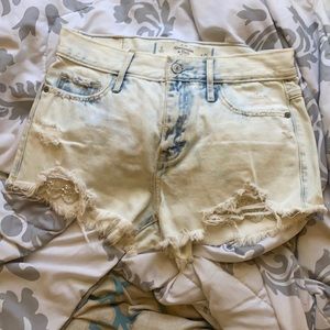 Acid wash Abercrombie and Fitch shorts!!